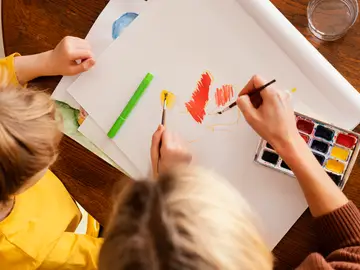 Niños pintando Niños pintando