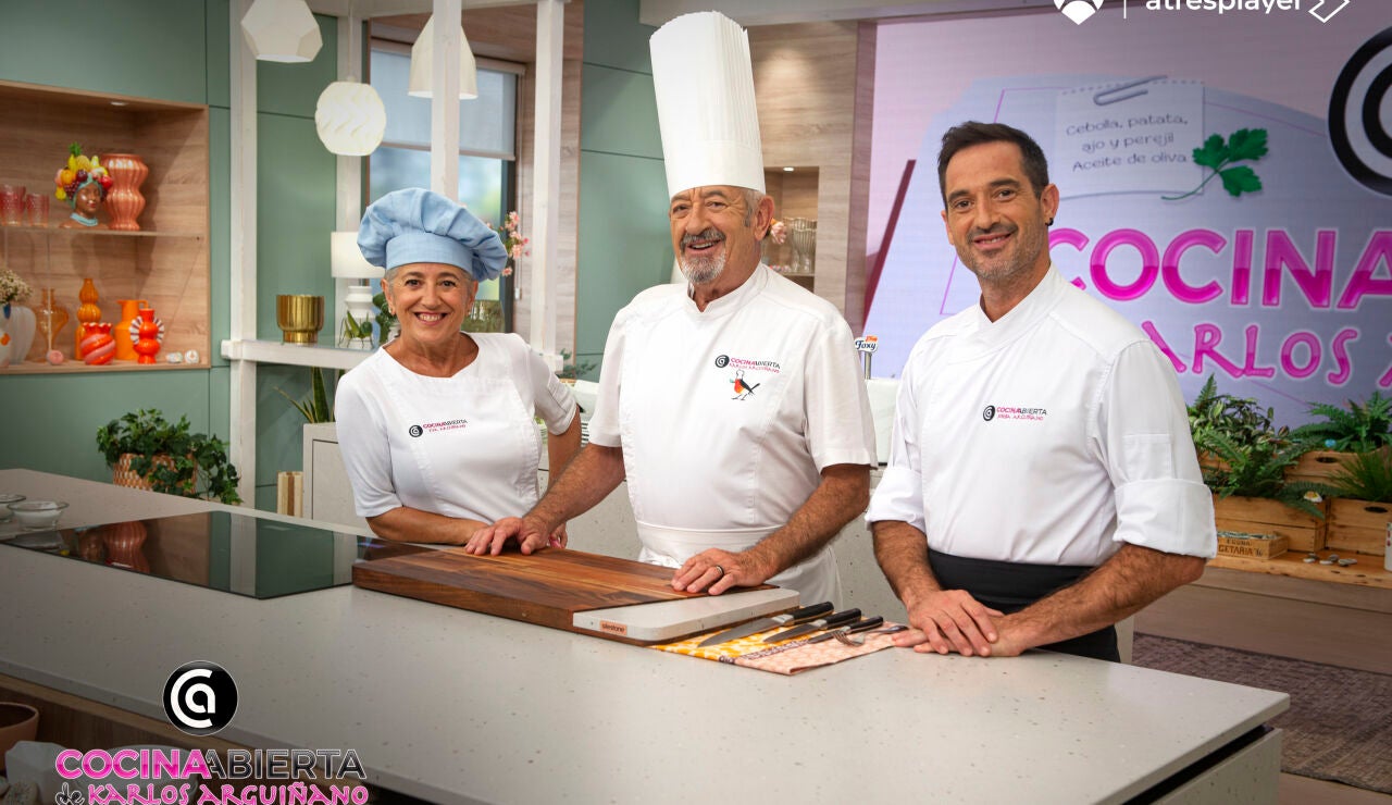 Karlos, Joseba y Eva Argui&ntilde;ano