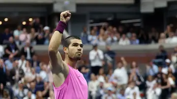 Carlos Alcaraz celebra un punto ante Sinner en la final del US Open 2025 Carlos Alcaraz celebra un punto ante Sinner en la final del US Open 2025