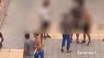 Cinco hombres se enfrentan a golpes en plena calle en Las Palmas de Gran canaria