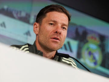 Xabi Alonso atiende a los medios en rueda de prensa 