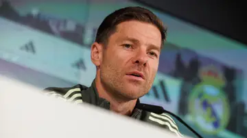Xabi Alonso atiende a los medios en rueda de prensa Xabi Alonso atiende a los medios en rueda de prensa