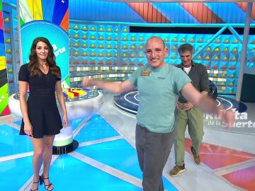 &iexcl;Chuchi termina el programa haciendo el pino! 