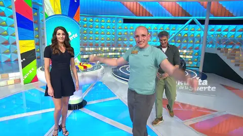 ¡Chuchi termina el programa haciendo el pino! ¡Chuchi termina el programa haciendo el pino!