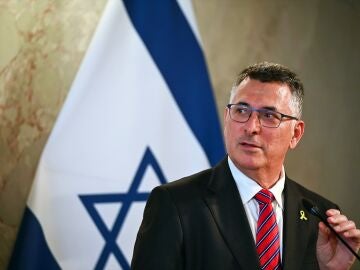 Israel acusa a Sánchez de "animar" a los manifestantes y tacha a su Gobierno de "vergüenza para España" tras la suspensión de La Vuelta