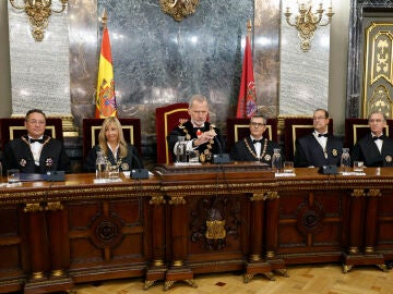  El rey Felipe VI, el fiscal general del Estado, Álvaro García Ortiz, la presidenta del Tribunal Supremo y el Consejo General del Poder Judicial (CGPJ), Isabel Perelló, el ministro de Justicia, Félix Bolaños, el vicepresidente del Tribunal Supremo, Dimitry Teodoro Berberoff, y el presidente de la Sala Civil del Supremo, Ignacio Sancho Gargallo, durante el acto de apertura del año judicial en el Tribunal Supremo en Madrid.