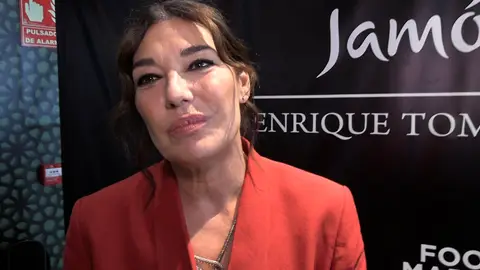 Raquel Revuelta atendiendo a los medios Raquel Revuelta atendiendo a los medios