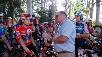La cara de Vingegaard tras los incidentes en la última etapa La cara de Vingegaard tras los incidentes en la última etapa