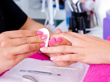 Retirar manicura semipermanente Retirar manicura semipermanente