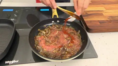 Ralla el tomate e incorpóralo Ralla el tomate e incorpóralo
