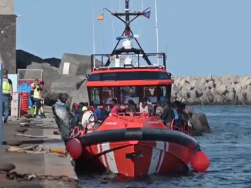 La llegada de un cayuco a El Hierro