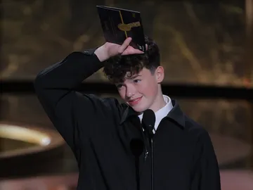 Owen Cooper tras ganar el Emmy por Adolescencia Owen Cooper tras ganar el Emmy por Adolescencia