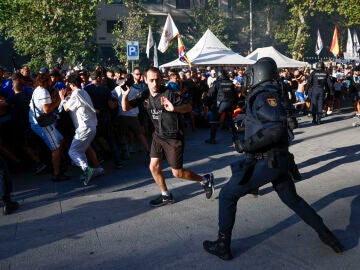 Cargas policiales contra hinchas del Olympique de Marsella