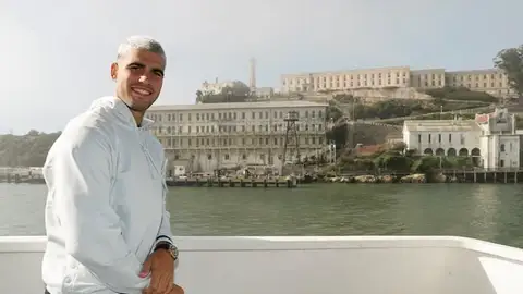Alcaraz, durante su visita a Alcatraz Alcaraz, durante su visita a Alcatraz