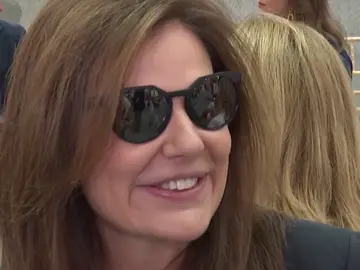 Nuria Gonzalez, sonriente Nuria Gonzalez, sonriente