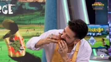 "Soy muy bueno en la cocina": Camilo saca sus dotes de chef junto a David de Jorge en El Hormiguero