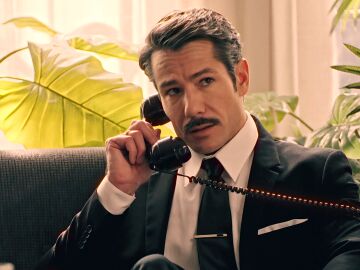 Pelayo hace una llamada urgente para evitar que Fina regrese a Espa&ntilde;a y de repente&hellip; &iexcl;aparece Manuela!, &iquest;lo habr&aacute; escuchado? 