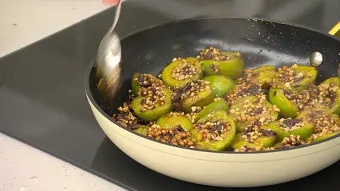 Cocina las ciruelas a fuego medio Cocina las ciruelas a fuego medio