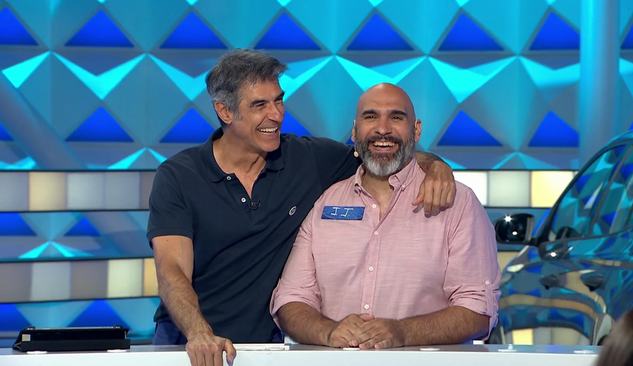 “J.J. ven aquí conmigo y que juegue ella”: la broma de Jorge Fernández a una pareja de concursantes
