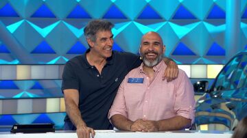 “J.J. ven aquí conmigo y que juegue ella”: la broma de Jorge Fernández a una pareja de concursantes