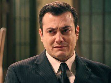 Tasio, desconsolado, se derrumba con Gaspar al hablar de la repentina muerte de su madre: &ldquo;Todo es mi culpa&rdquo;