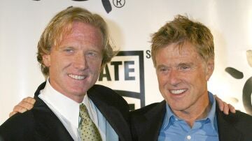 Robert Redford con su hijo James en 2003