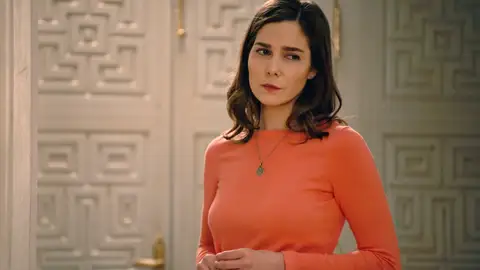 Begoña escucha una conversación entre María y Julia... ¡Empieza a sospechar sobre si dice realmente la verdad! Begoña escucha una conversación entre María y Julia... ¡Empieza a sospechar sobre si dice realmente la verdad!