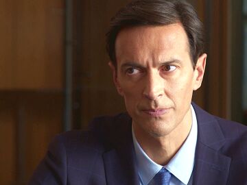 &Aacute;lvaro, contra las cuerdas: la comandante Serrano sospecha sobre sus negocios con Nando