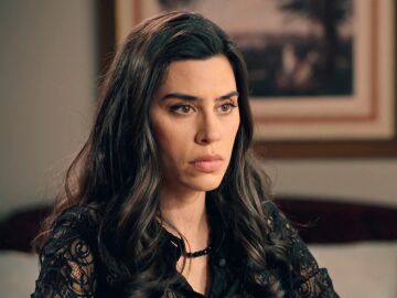 Mar&iacute;a le asegura a Andr&eacute;s que votar&aacute; a favor de Marta en la junta 