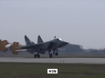 La OTAN intercepta tres cazas rusos sobrevolando Estonia y Polonia denuncia la presencia de otros dos en el Báltico La OTAN intercepta tres cazas rusos sobrevolando Estonia y Polonia denuncia la presencia de otros dos en el Báltico