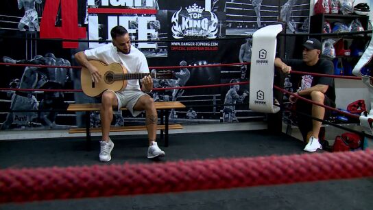 Campe&oacute;n de kick boxing y guitarrista: "Hasta que me muera ser&eacute; Antonio Campoy 'El flamenco'"