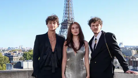 Gavin Casalegno, Lola Tung y Christopher Briney (El verano en que me enamoré) Gavin Casalegno, Lola Tung y Christopher Briney (El verano en que me enamoré)