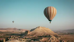 Un hombre cae de un globo aerostático y muere tras horas de búsqueda Un hombre cae de un globo aerostático y muere tras horas de búsqueda