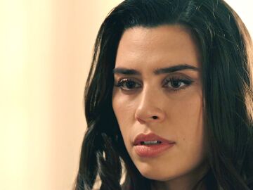 Mar&iacute;a evita que Luz y Bego&ntilde;a descubran que tiene sensibilidad en las piernas&hellip; &iexcl;gracias a Gabriel!