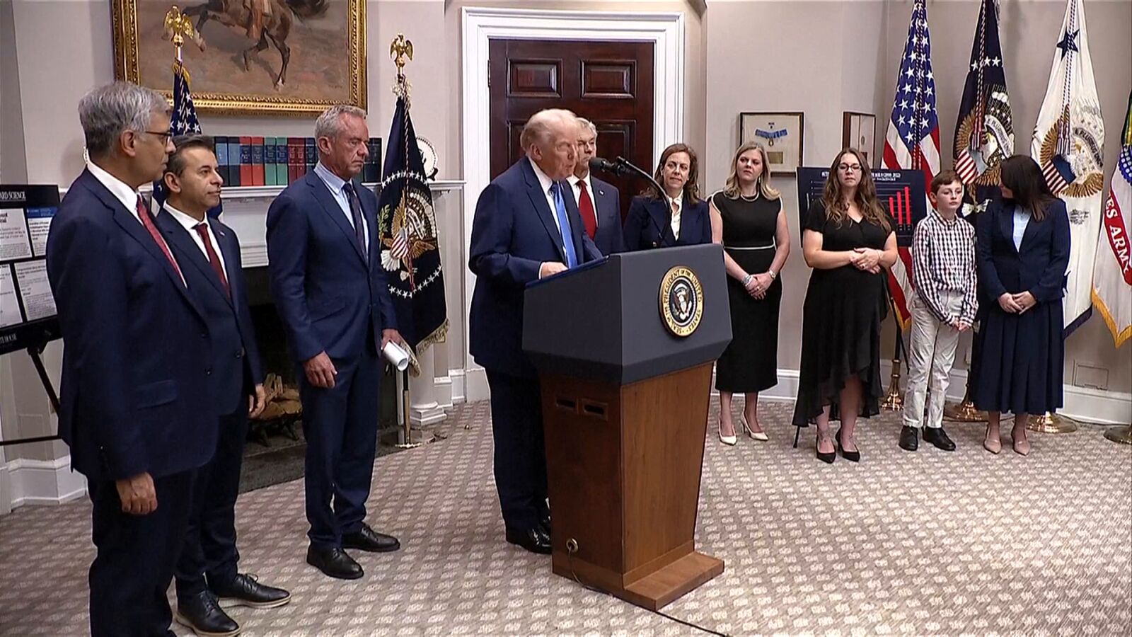 Donald Trump pide que no se tome paracetamol al vincularlo con el autismo: 