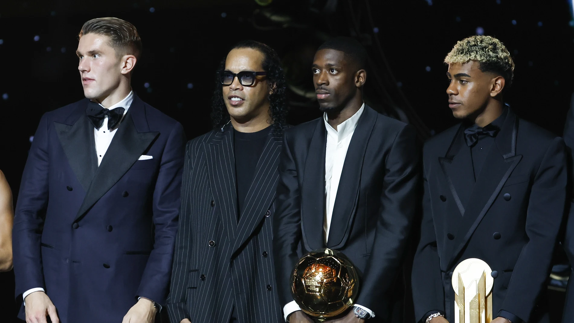 Ronaldinho, junto a Dembélé y Lamine Yamal Ronaldinho, junto a Dembélé y Lamine Yamal