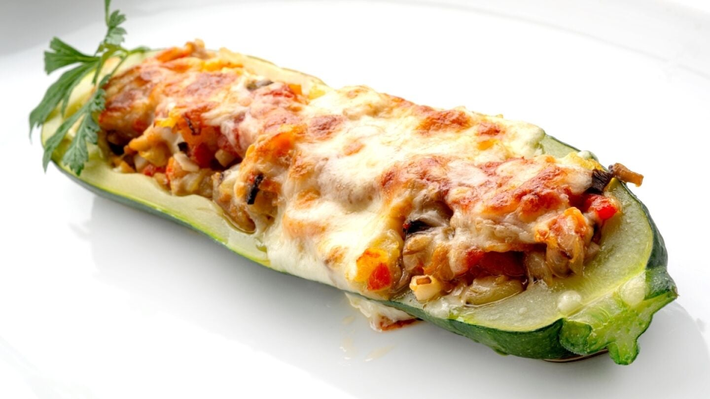 Calabac&iacute;n relleno de verduras con queso