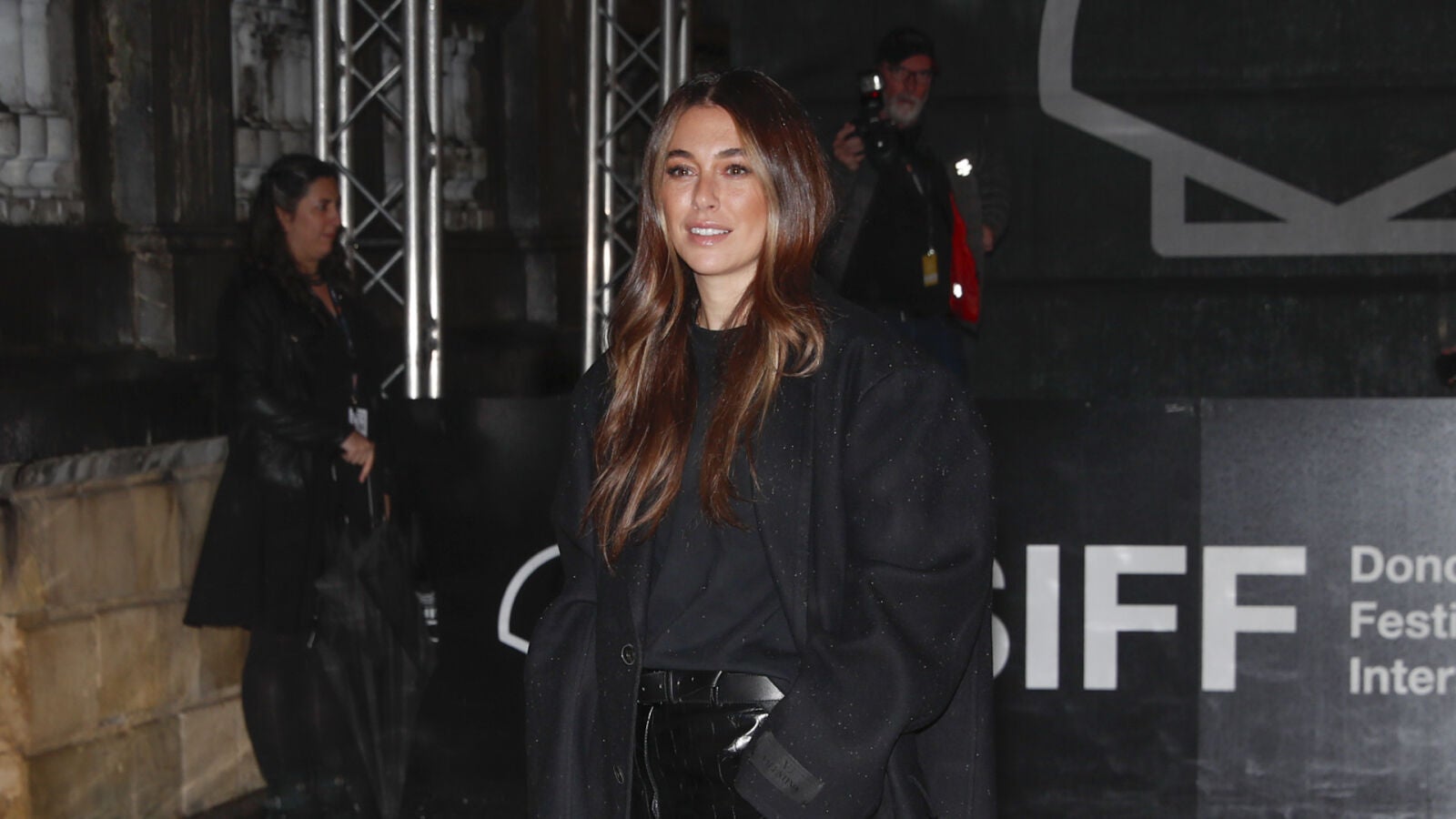 Blanca Suárez tiene el color de pelo marrón chocolate con matices luminosos que todas queremos este otoño
