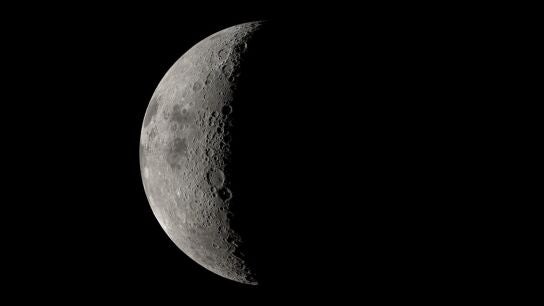Simulaci&oacute;n de lo que la tripulaci&oacute;n de Artemis II podr&iacute;a ver a trav&eacute;s de las ventanas de Ori&oacute;n