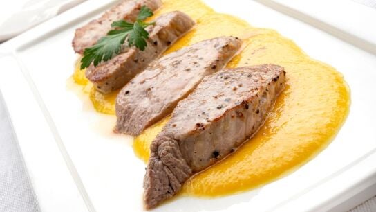 Solomillo de cerdo con salsa de melocot&oacute;n