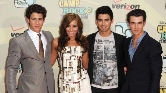 Demi Lovato y los Jonas Brothers: Nick, Joe y Kevin, en 2010