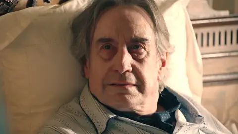 Don Pedro descubre la doble personalidad de Gabriel: “¿Qué has venido a hacer a Toledo?” Don Pedro descubre la doble personalidad de Gabriel: “¿Qué has venido a hacer a Toledo?”