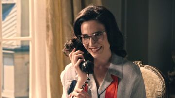 ¡Gabriel, en apuros! Isabel le anuncia que visitará Madrid al día siguiente... ¿mantendrá oculto su secreto?