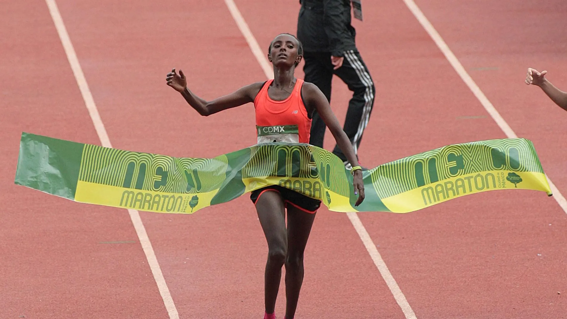 La atleta etíope Shewarge Alene La atleta etíope Shewarge Alene
