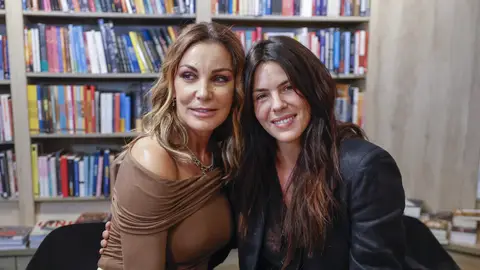 Mar Flores y su sobrina, Laura Matamoros Mar Flores y su sobrina, Laura Matamoros