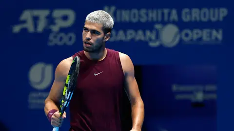 Carlos Alcaraz, en acción ante Sebastián Báez en Tokio Carlos Alcaraz, en acción ante Sebastián Báez en Tokio