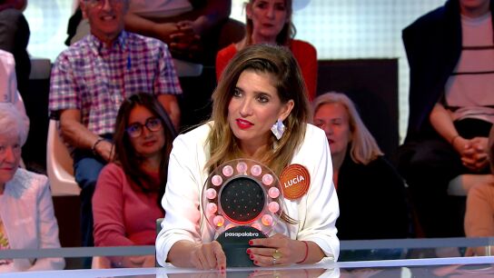 Luc&iacute;a Jim&eacute;nez aporta un dato ins&oacute;lito sobre el tema &lsquo;Cruz de navajas&rsquo;