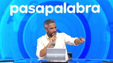 Roberto Leal desafía a Manu y a Rosa con un castigo nunca visto en Pasapalabra: “Os la tenéis que saber” 