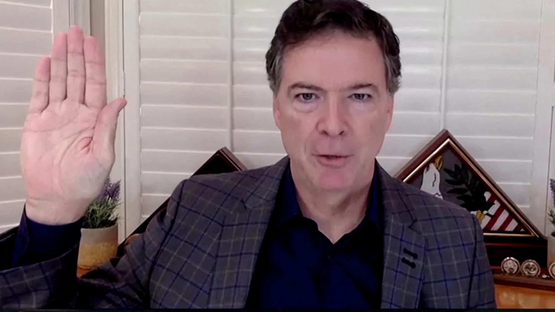 El exdirector del FBI, James Comey, testifica ante el Comité Judicial del Senado en Washington. El exdirector del FBI, James Comey, testifica ante el Comité Judicial del Senado en Washington.