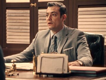 Carmen defiende a Marta frente a Tasio tras el fracaso del evento para impulsar las ventas del nuevo perfume 